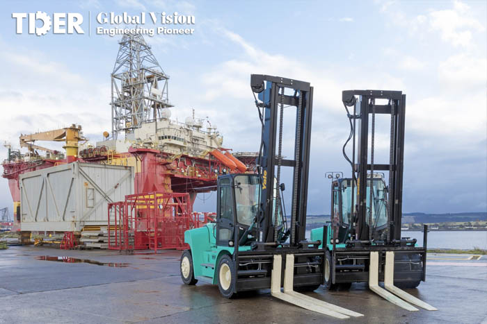 详情图1-Driving to Zero-Carbon Ports How Europes Logistics Leads with Electric Forklifts.jpg